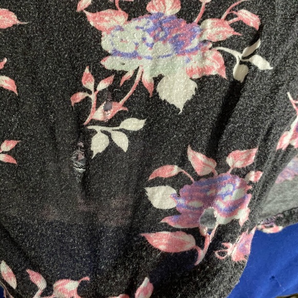 Shirt - Picture 3 of 4